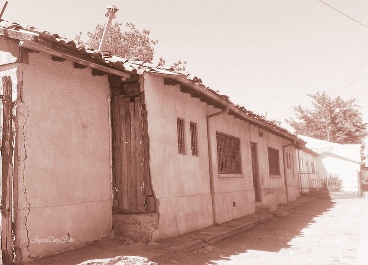 Casa de adobe antigua - Original